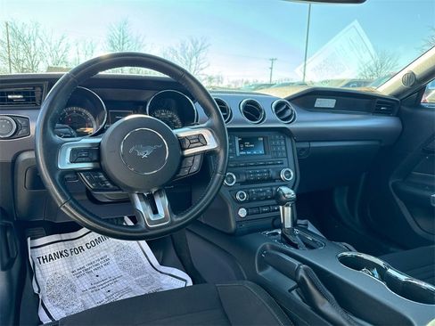 Used 2017 Ford Mustang Coupe image 19