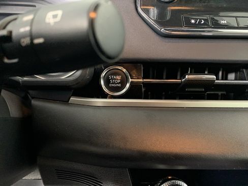 Used 2024 Mitsubishi Outlander SE image 17