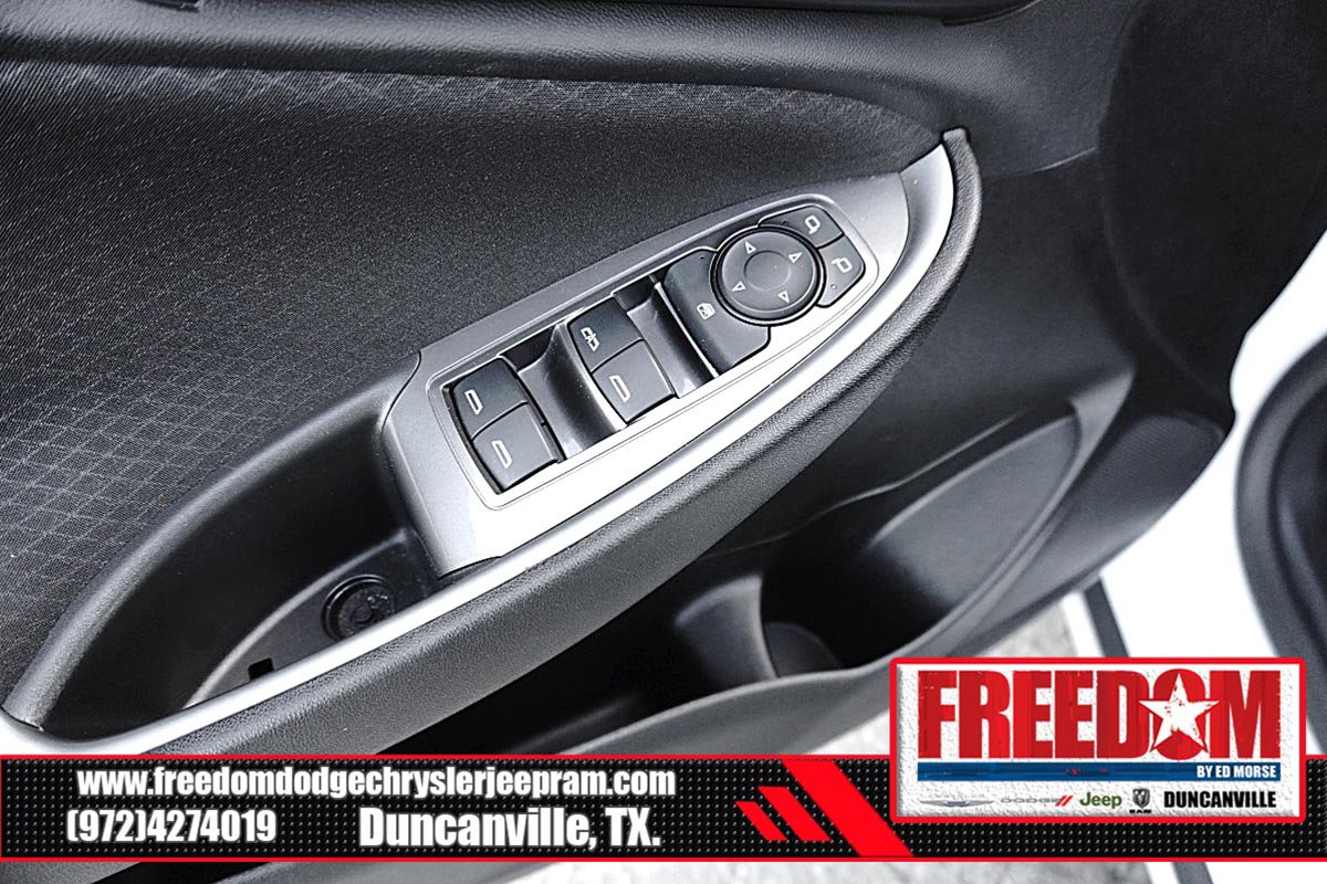 Used 2025 Chevrolet Malibu LT FWD image 38