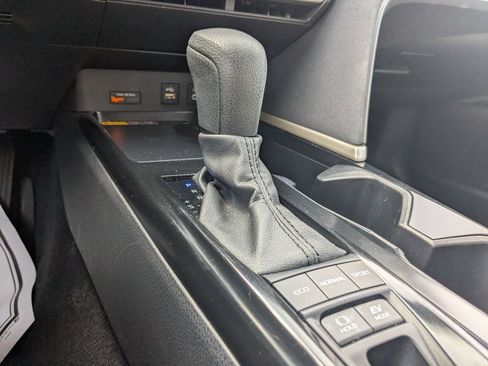 Used 2025 Toyota Camry LE image 20