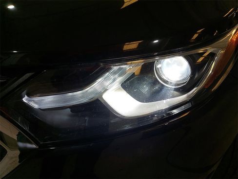 Used 2020 Chevrolet Equinox LT image 30