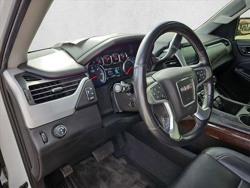 Used 2019 GMC Yukon XL SLT w/ Open Road Package image 9