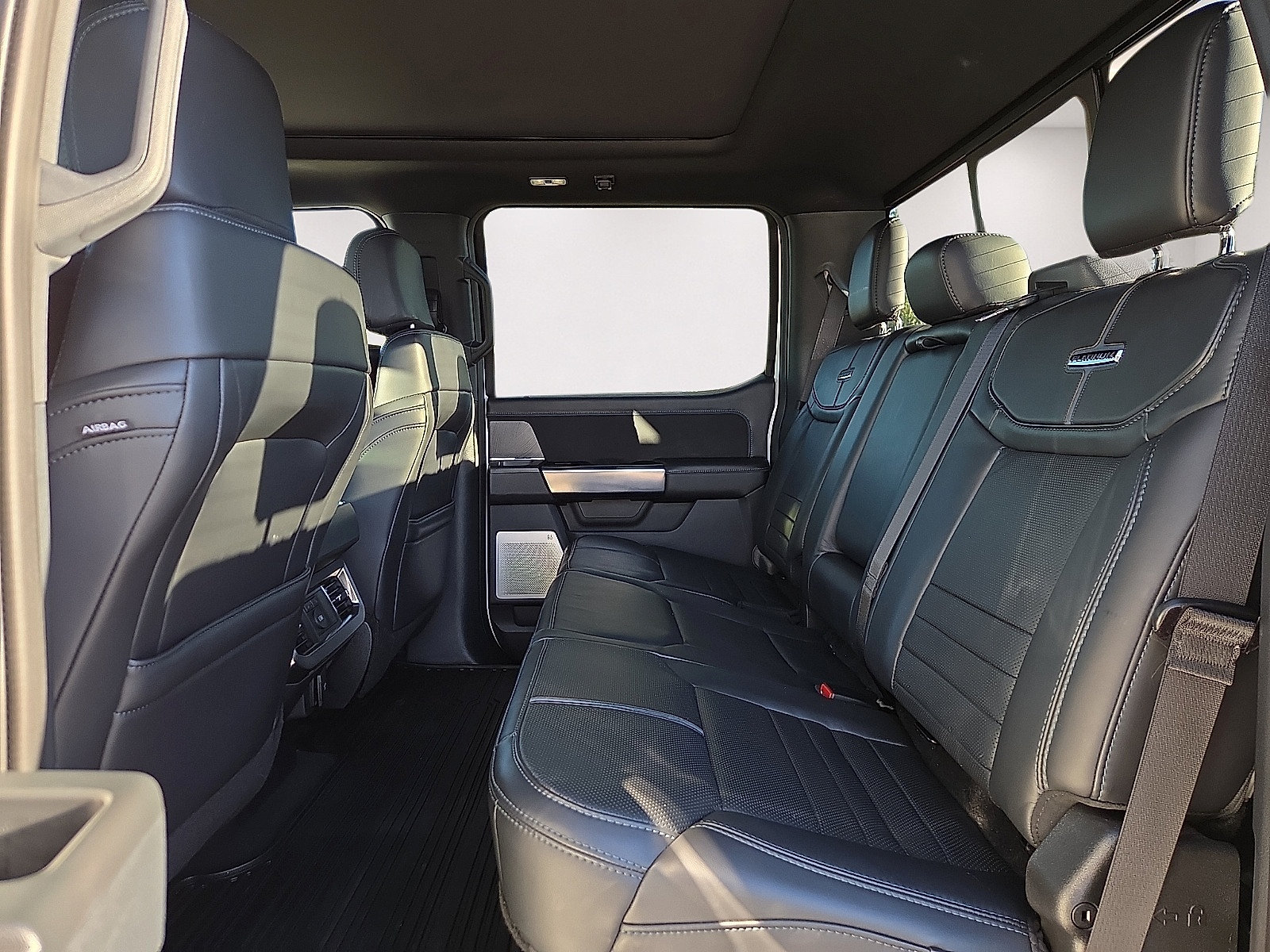 Certified 2025 Ford F250 Platinum AWD/4WD image 10