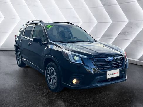 Used 2022 Subaru Forester Premium image 1