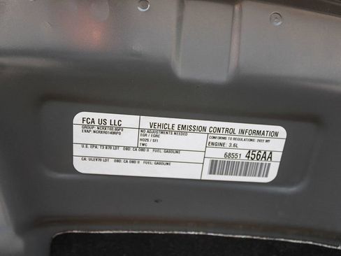 Used 2022 Chrysler Pacifica Touring-L FWD image 28