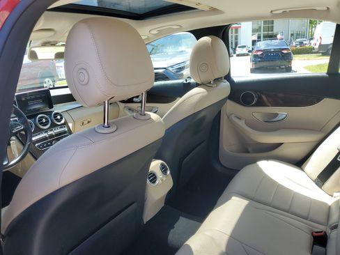 Used 2018 Mercedes-Benz C 300 Sedan w/ Premium Package image 11