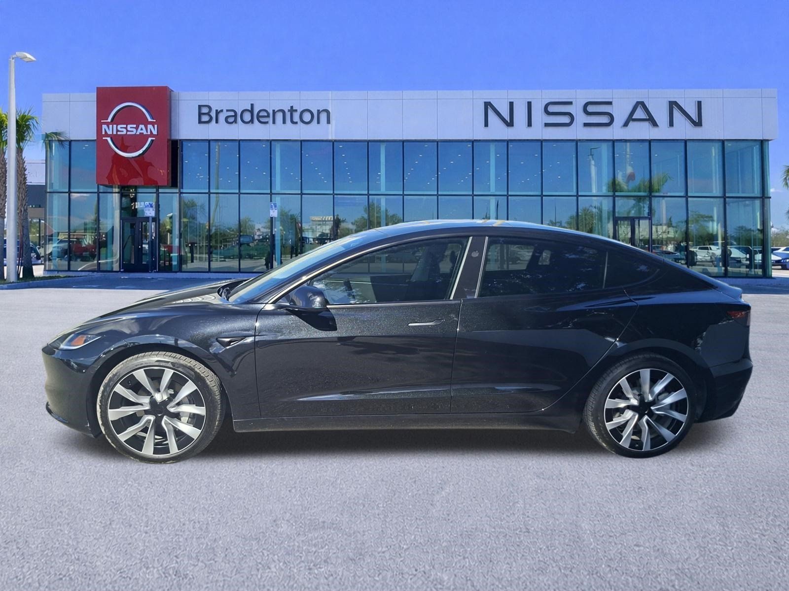Used 2025 Tesla Model 3 Long Range RWD image 8