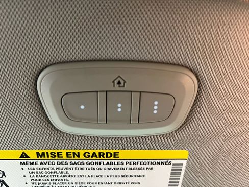 Used 2022 Chrysler Pacifica Touring-L image 30