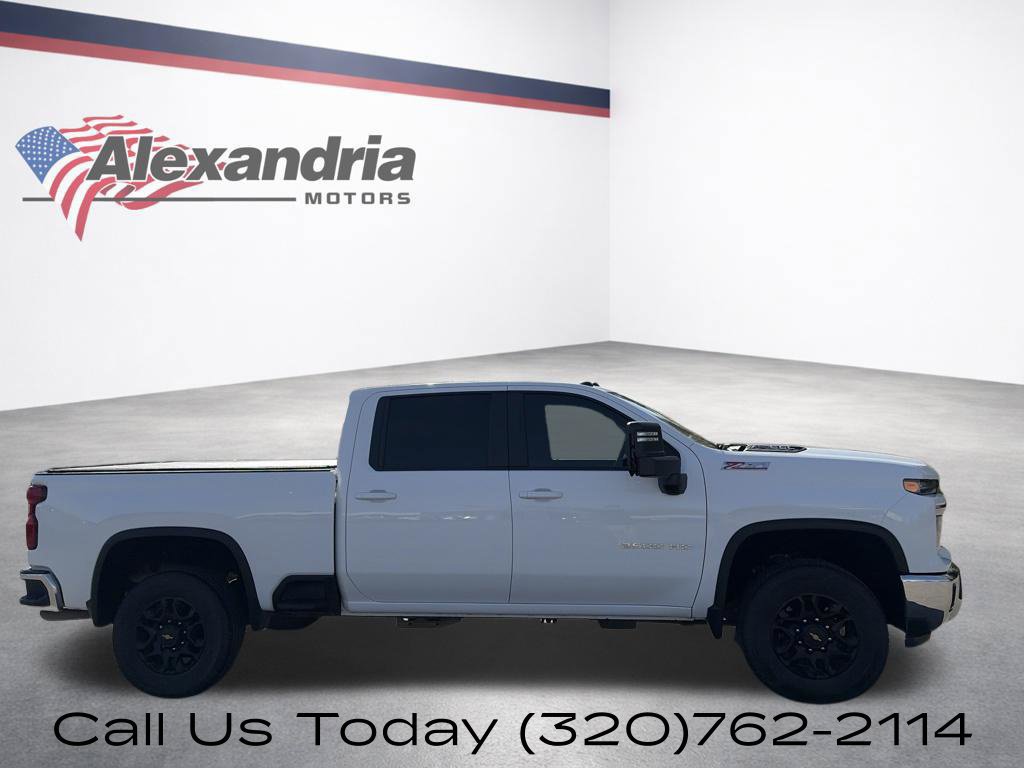 Used 2024 Chevrolet Silverado 2500 LT AWD/4WD image 5