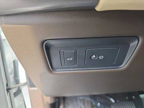 Used 2020 Land Rover Range Rover Sport SE AWD/4WD image 26
