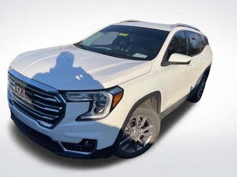 Used 2022 GMC Terrain SLT image 3