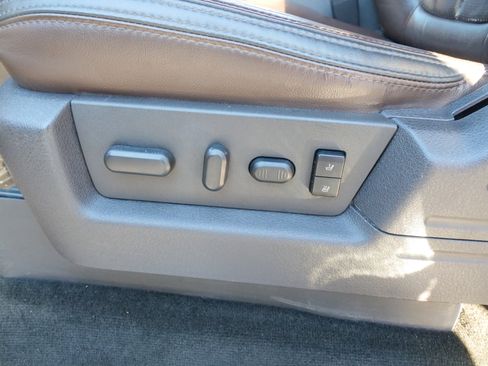 Used 2011 Ford F150 Platinum image 15