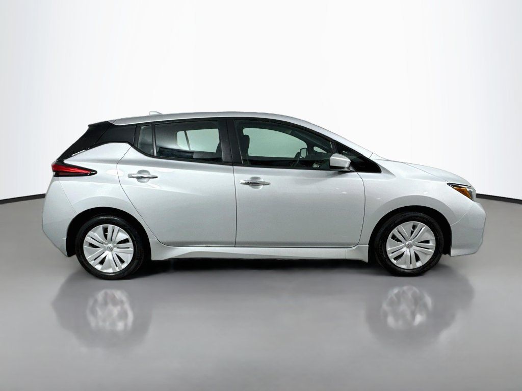 Used 2025 Nissan Leaf S FWD image 5