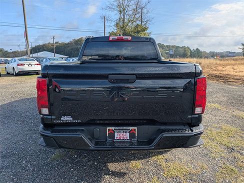 Used 2023 Chevrolet Colorado W/T image 4