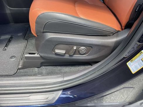 Certified 2026 Kia Carnival EX FWD image 22
