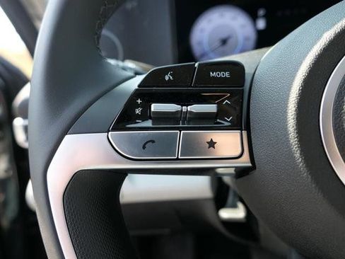 New 2025 Hyundai Elantra Limited image 14