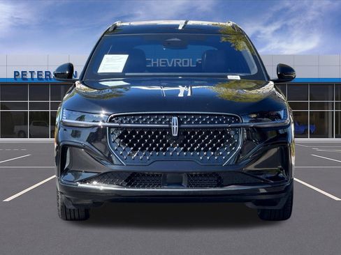 Used 2025 Lincoln Nautilus Reserve w/ Equipment Group 203A image 9