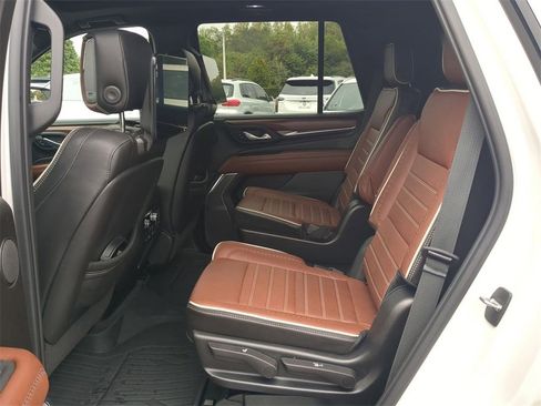 Used 2023 GMC Yukon Denali Ultimate image 15
