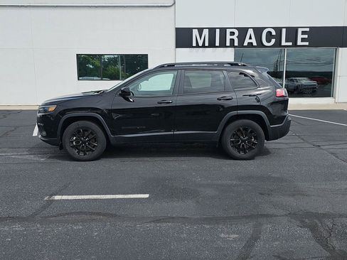 Used 2023 Jeep Cherokee Altitude Lux AWD/4WD image 4