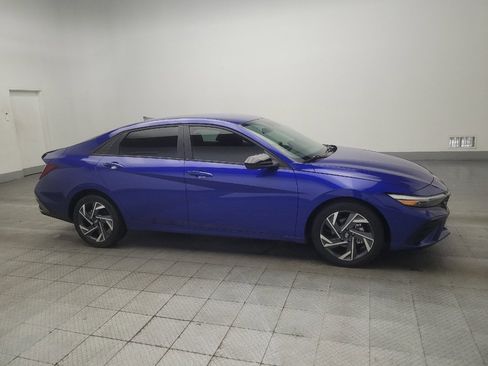 Used 2025 Hyundai Elantra Sport FWD image 11