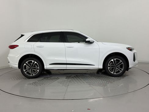 Certified 2025 Audi Q5 Premium w/ Convenience Package AWD/4WD image 8