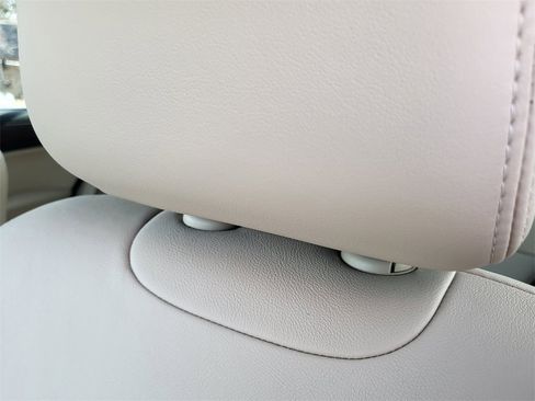 Used 2016 Subaru Outback 3.6R Limited image 16