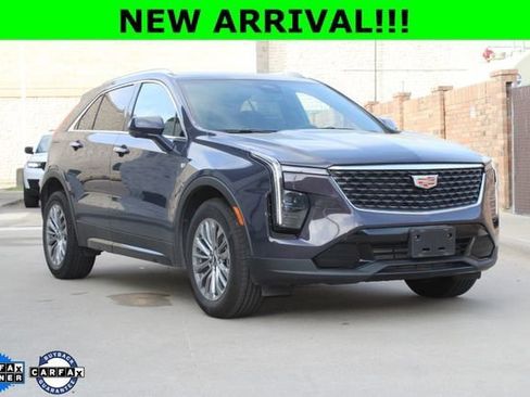 Used 2025 Cadillac XT4 Premium Luxury image 1
