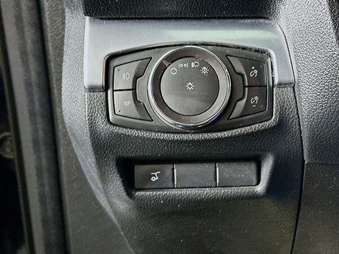 Used 2018 Ford Explorer Limited image 16