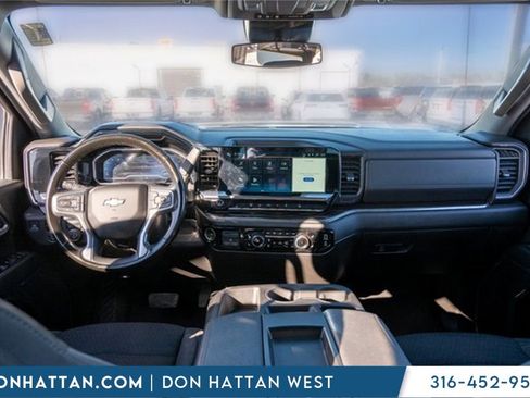 Used 2024 Chevrolet Silverado 2500 LT image 3