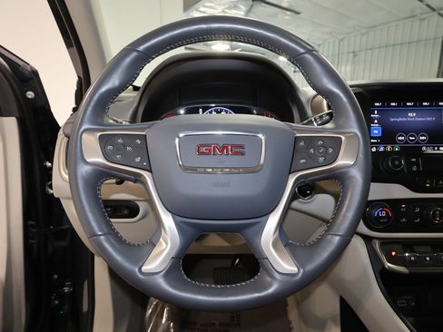 Used 2022 GMC Terrain Denali w/ Denali Premium Package AWD/4WD image 10