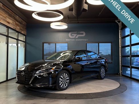 Used 2023 Nissan Altima 2.5 SV image 7