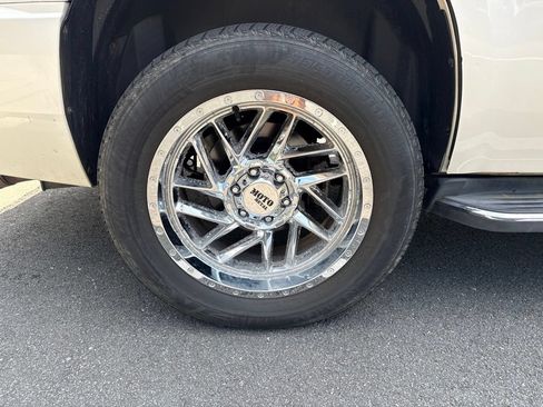 Used 2013 GMC Yukon Denali AWD/4WD image 10