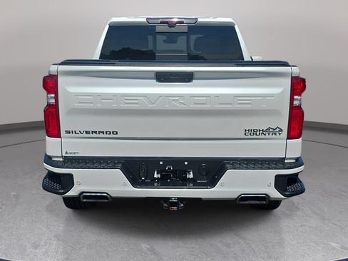 Used 2020 Chevrolet Silverado 1500 High Country w/ Technology Package AWD/4WD image 6