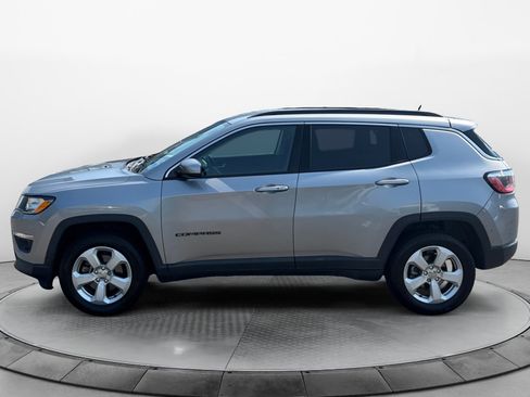 Used 2018 Jeep Compass Latitude w/ Cold Weather Group AWD/4WD image 4