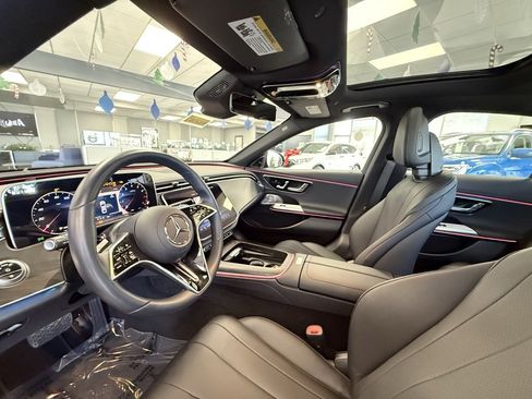 Used 2025 Mercedes-Benz E 350 Sedan image 5