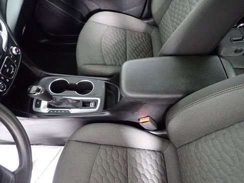 Used 2020 Chevrolet Equinox LT image 25