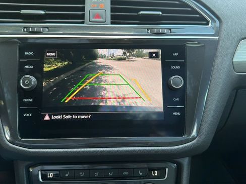 Certified 2020 Volkswagen Tiguan SE R-Line FWD image 16