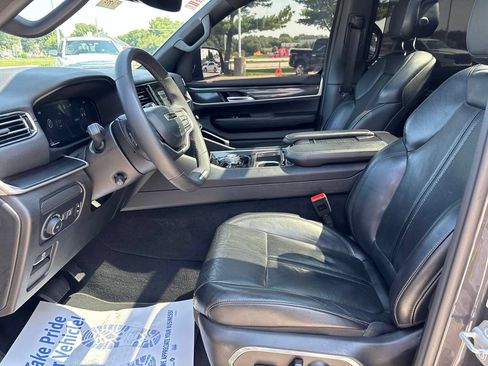 Used 2023 Jeep Wagoneer L 4WD w/ Premium Group I image 62