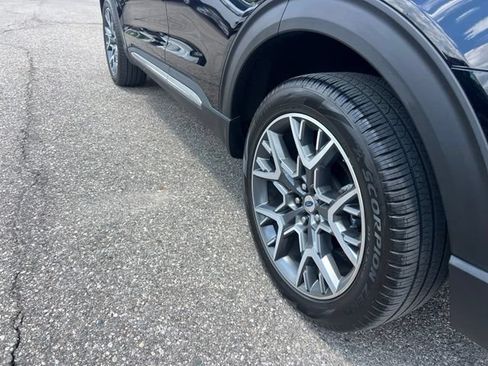Certified 2025 Ford Explorer Platinum w/ Ultimate Package AWD/4WD image 28