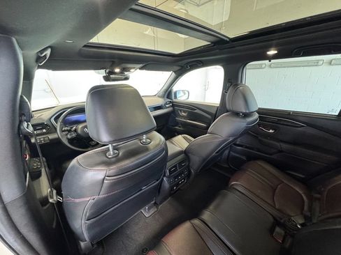 Used 2023 Honda Pilot Elite image 21