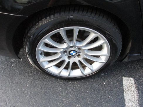 Used 2014 BMW 740Li w/ Executive Package image 38