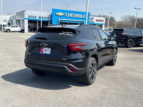New 2026 Chevrolet Trax RS w/ Sunroof Package FWD image 4