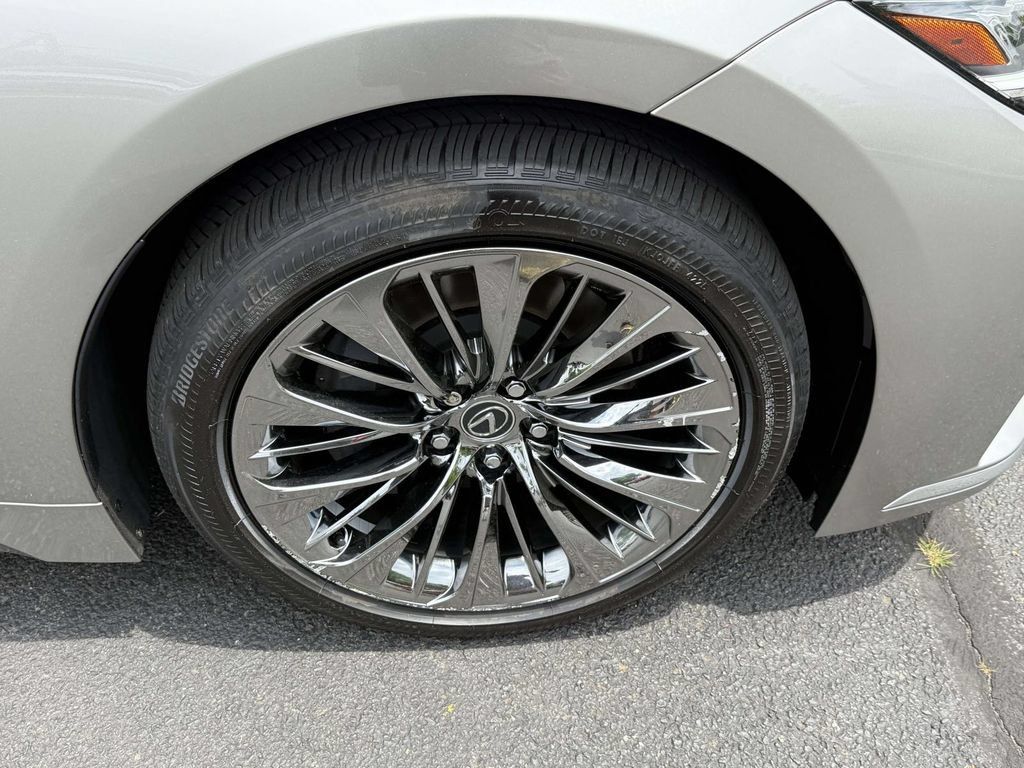 Used 2023 Lexus LS 500 AWD w/ Interior Upgrade Package image 7