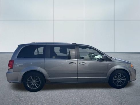 Used 2014 Dodge Grand Caravan SXT FWD image 5