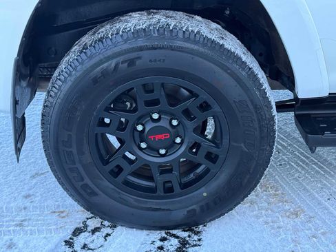 Certified 2024 Toyota 4Runner TRD Off-Road Premium image 10