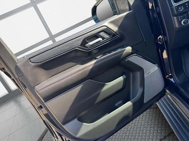 Used 2025 GMC Yukon AT4 Ultimate w/ LPO, Floor Liner Package AWD/4WD image 50