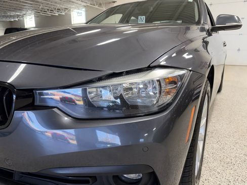 Used 2017 BMW 320i xDrive Sedan image 5