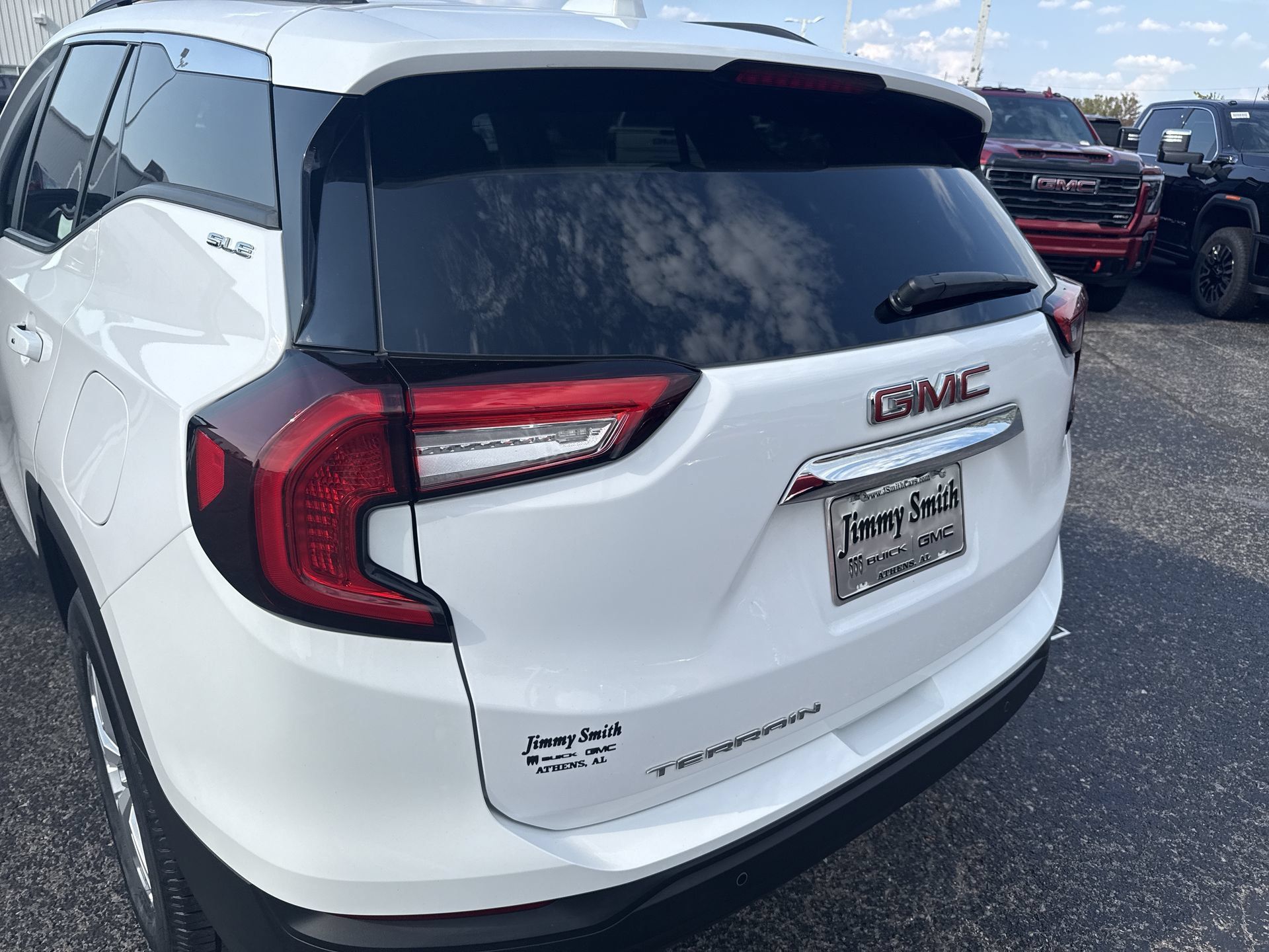 Used 2023 GMC Terrain SLE w/ Driver Convenience Package FWD image 33