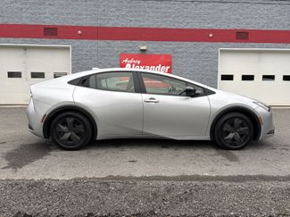 Used 2024 Toyota Prius LE video 2