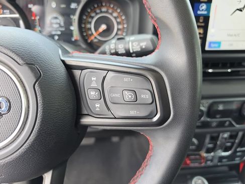Used 2024 Jeep Wrangler Unlimited Rubicon AWD/4WD image 30